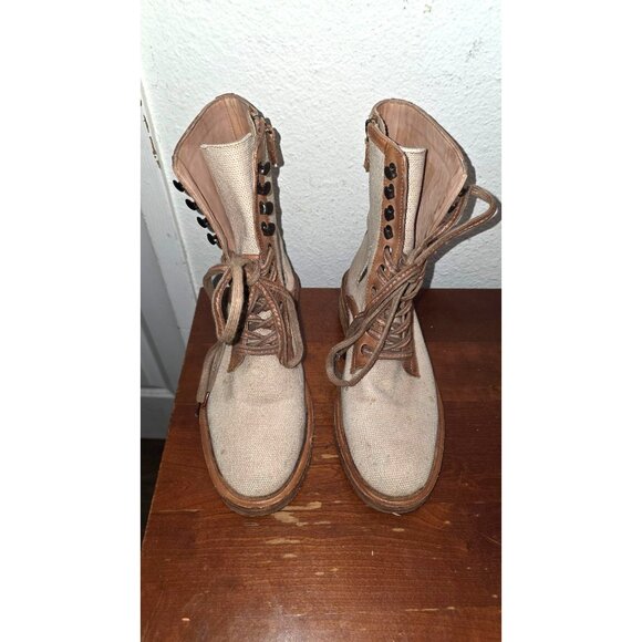 Vintage Foundry Women's 8 Beige & Brown Canvas Leather Lace-Up Combat Boots - Picture 2 of 10